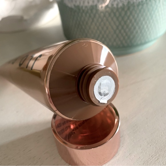 JLo Beauty Smooth + Seduce Contouring Body Cream with Caffeine - Picture 3 of 6